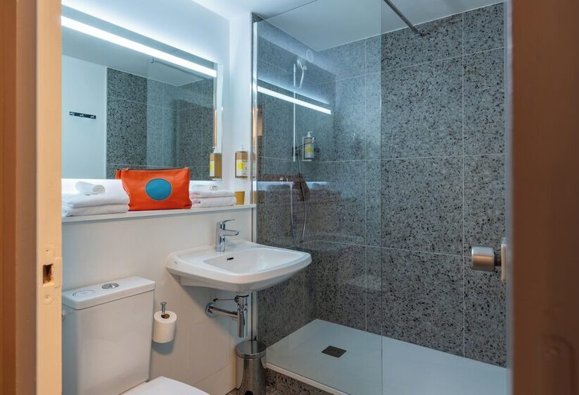 Quarto Estandar, Greet Hotel Chatellerault