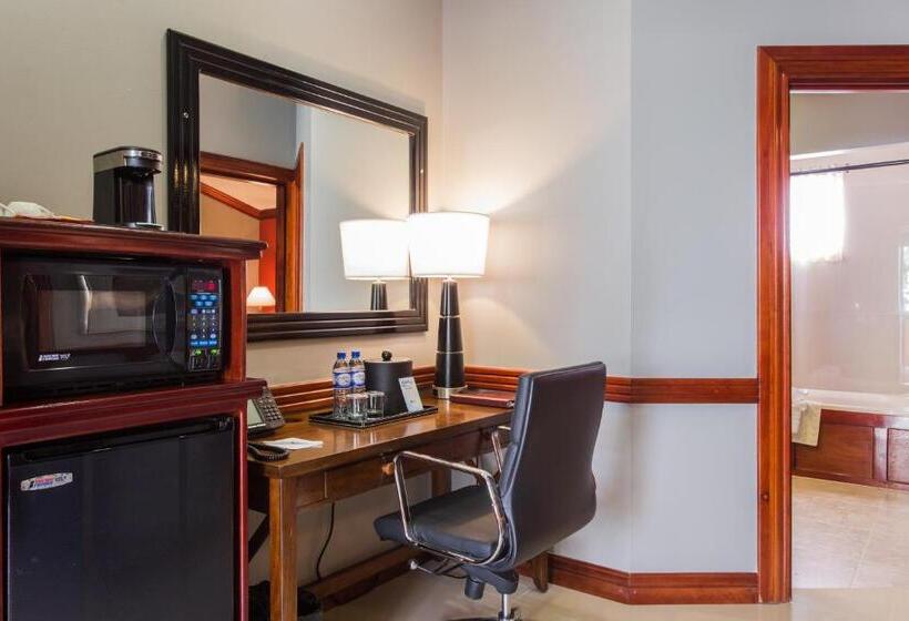 سوئیت جونیور با تخت بزرگ, Best Western Plus Belize Biltmore Plaza