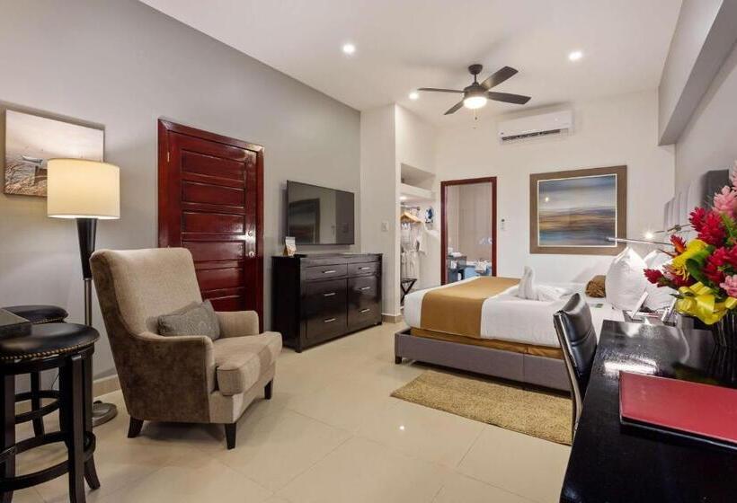 سوئیت جونیور با تخت بزرگ, Best Western Plus Belize Biltmore Plaza