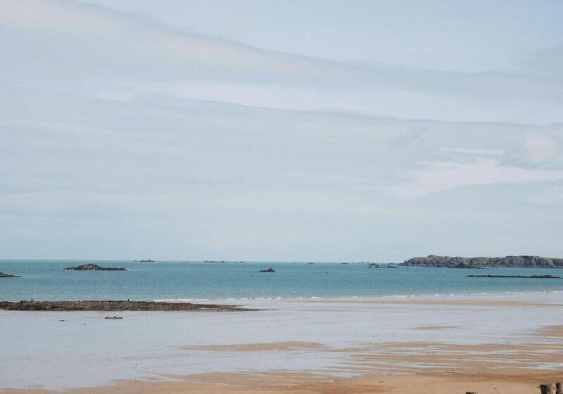 اتاق استاندارد با چشم‌انداز دریا, Ibis Saint Malo Plage