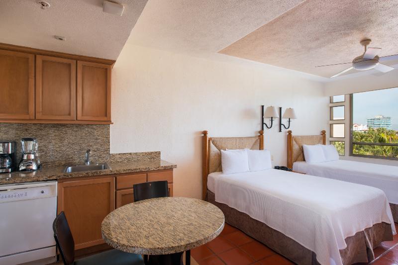 استودیوی لوکس, Club Regina Puerto Vallarta