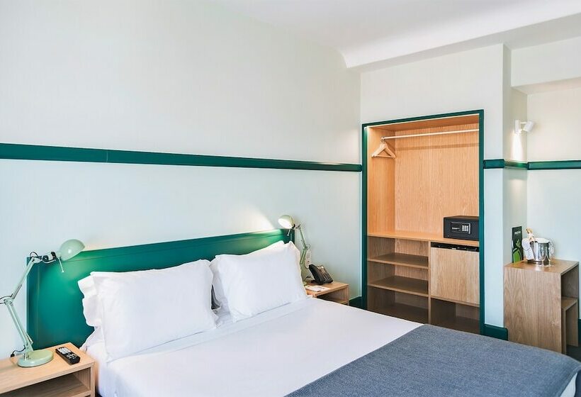 اتاق استاندارد, Holiday Inn Express And Suites Lisbon Principe Real By Ihg