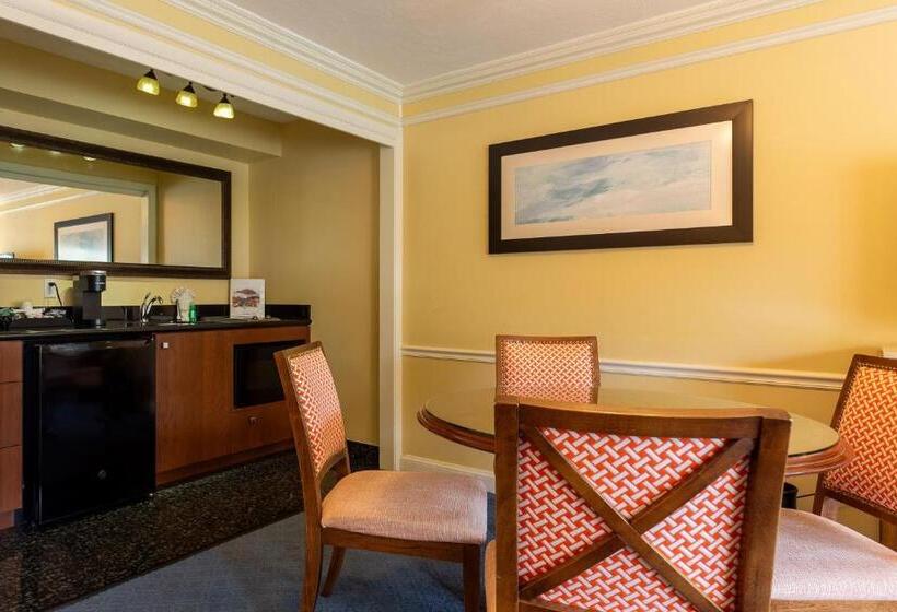 プールビュースイート, The Lago Mar Beach Resort And Club