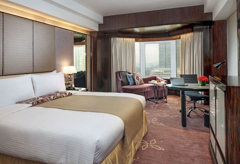 Номер Premium Вид на Бассейн, Diamond Hotel Philippines