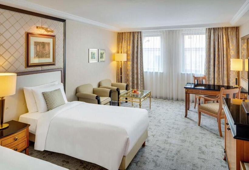 Номер Deluxe, Kempinski Hotel Corvinus Budapest