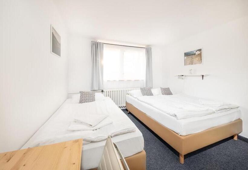 Economy Triple Room, Horni Pramen