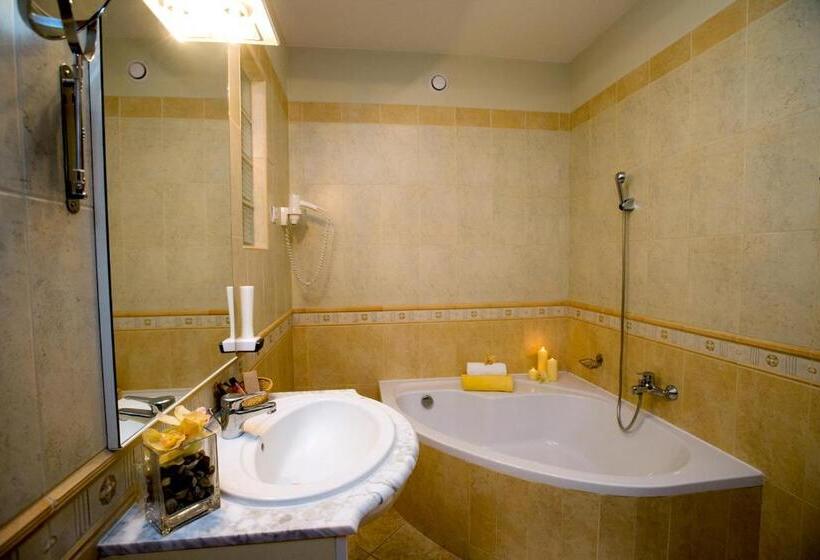 سوییت سوپریور, Villa Völgy Wellness & Konferencia