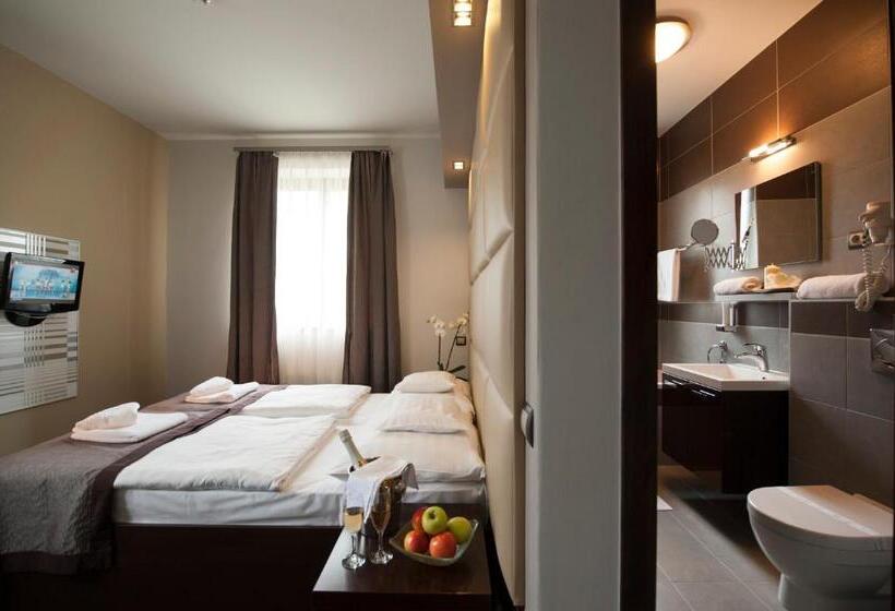 اتاق لوکس, Villa Völgy Wellness & Konferencia