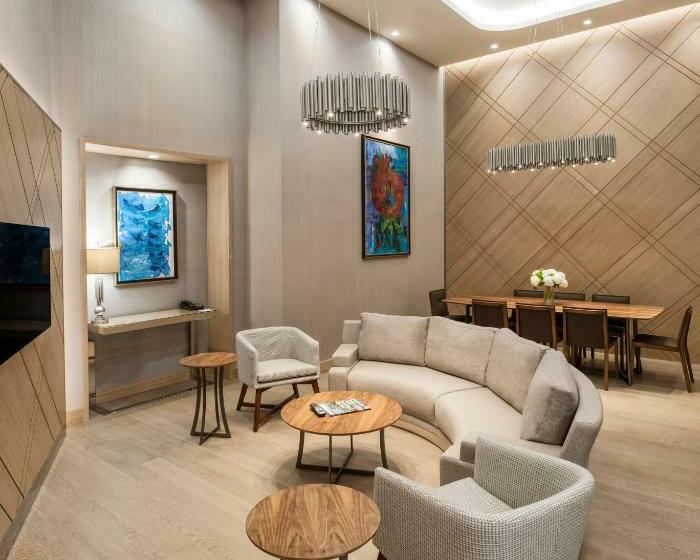 سوئیت کلاب, Renaissance Polat Istanbul
