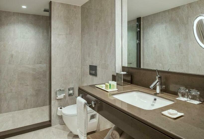 سوئیت کلاب, Renaissance Polat Istanbul