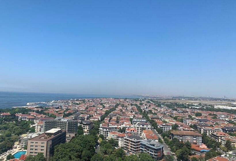سوئیت کلاب, Renaissance Polat Istanbul
