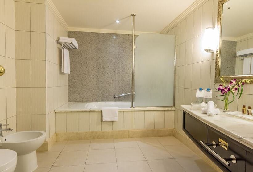 Номер Executive, Grand Excelsior Hotel Deira