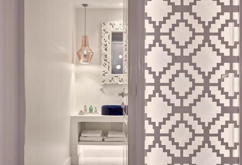 سوییت جونیور با چشم‌انداز دریا, Katikies Mykonos - The Leading Hotels Of The World