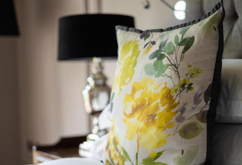 اتاق استاندارد با چشم‌انداز باغ, Mount Juliet Estate, Autograph Collection
