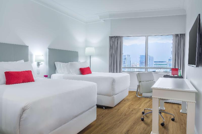 Quarto Superior, NH Collection Plaza Santiago
