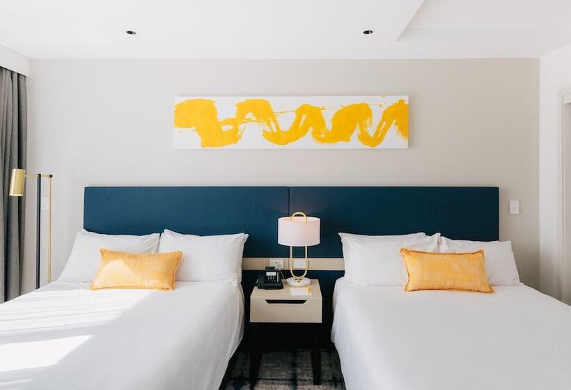 Premium room w/ mountain view, Voco Gold Coast, An Ihg