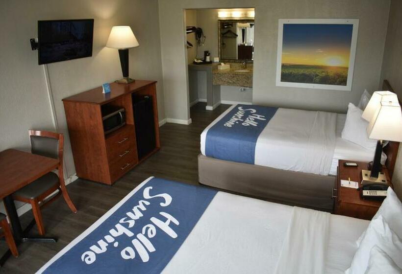 디럭스 룸, Days Inn By Wyndham Wildwood I75