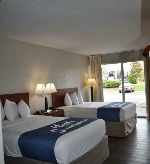 디럭스 룸, Days Inn By Wyndham Wildwood I75