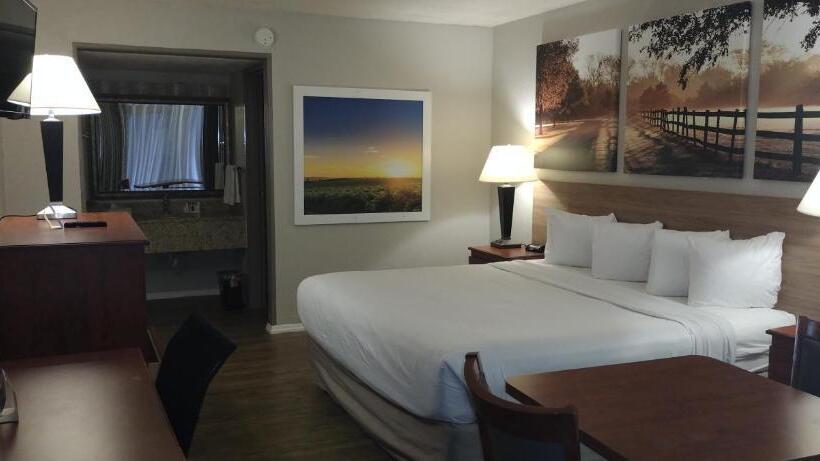 חדר סטנדרט עם מיטת קינג, Days Inn By Wyndham Wildwood I75