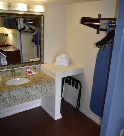 חדר סטנדרט עם מיטת קינג, Days Inn By Wyndham Wildwood I75