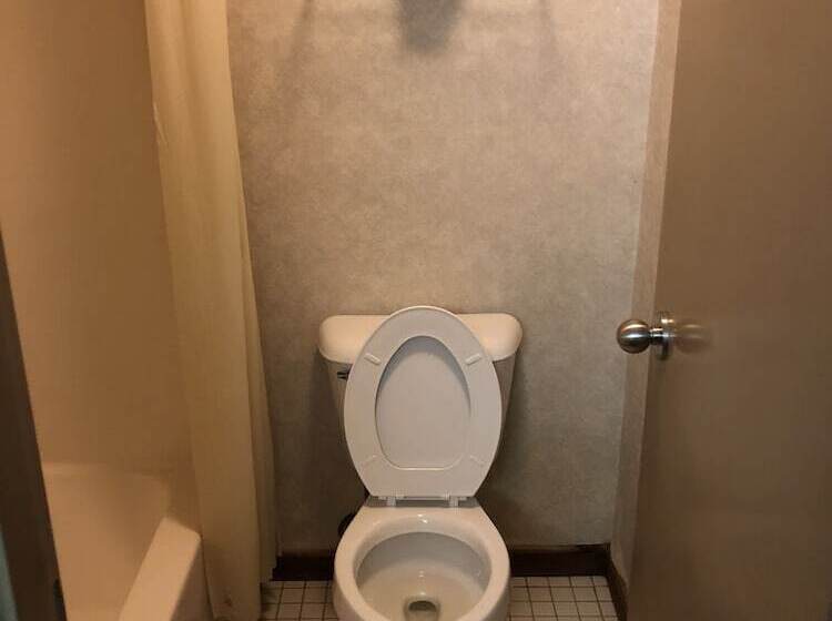 Люкс, Denison Inn & Suites