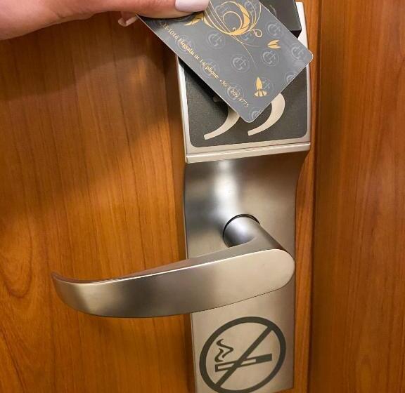 标准三人间, Gold Hotel Budapest