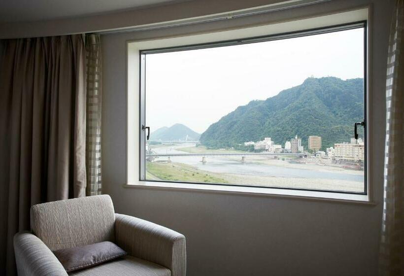 Номер Стандарт Вид на Реку, Miyako Hotel Gifu Nagaragawa
