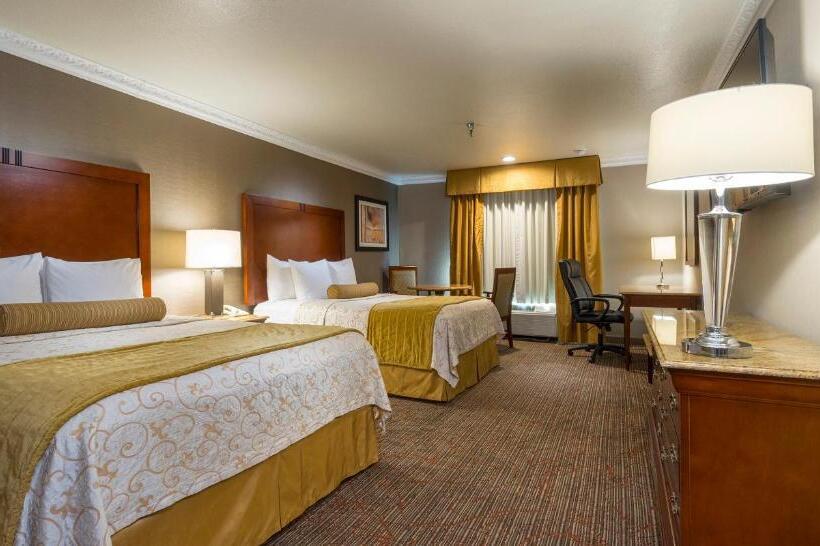 장애인을 위한 스탠다드 룸, Best Western Plus Newport Mesa Inn