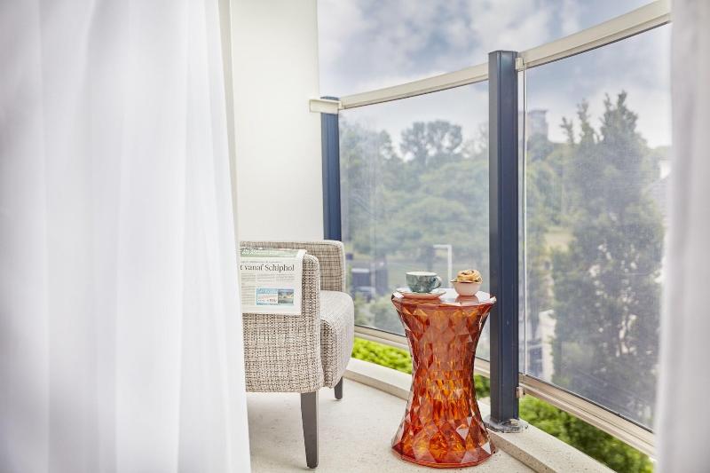Standard Room with Balcony, Carlton Square