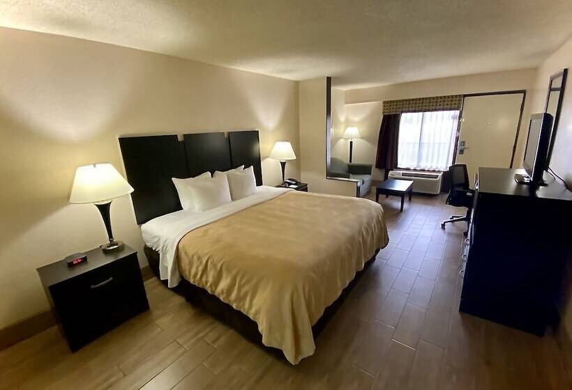 سوییت, Quality Inn & Suites Orlando Airport