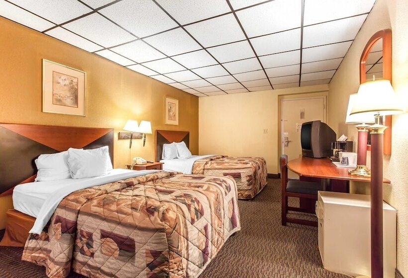 Номер Стандарт 2 Двуспальные Кровати, Rodeway Inn North
