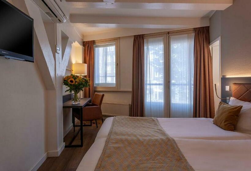 اتاق استاندارد چهار تخته, Avenue