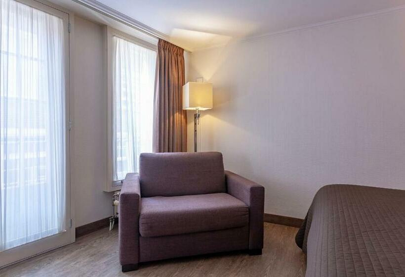 اتاق لوکس با تخت بزرگ, Avenue