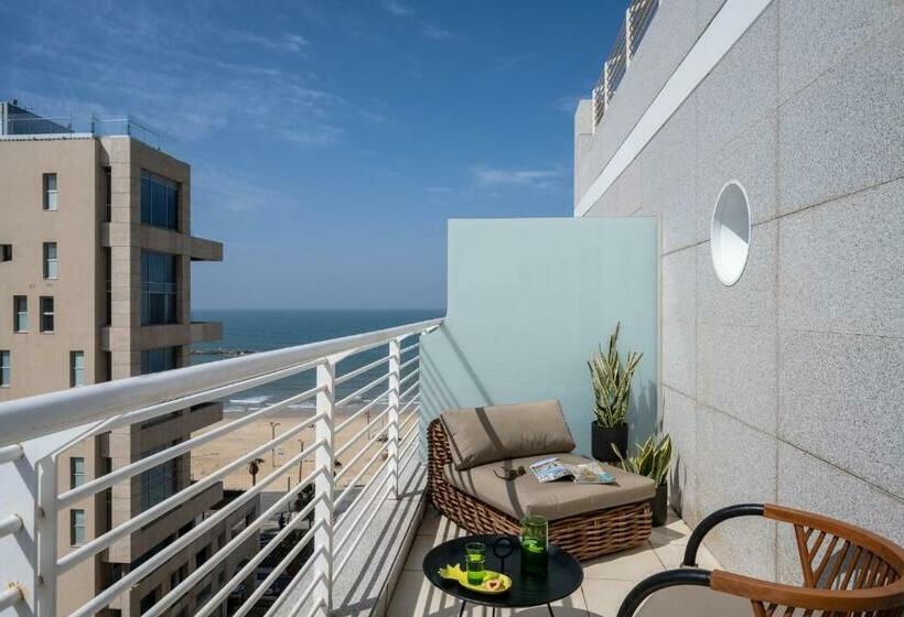 Quarto Deluxe Vista Mar Lateral, Savoy Sea Side