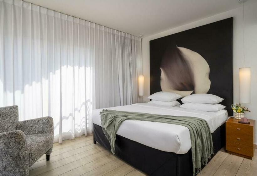 Escritório Estándar, Savoy Sea Side