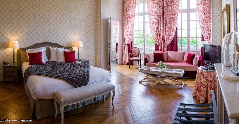 Семейный Номер, Le Chateau De La Tour