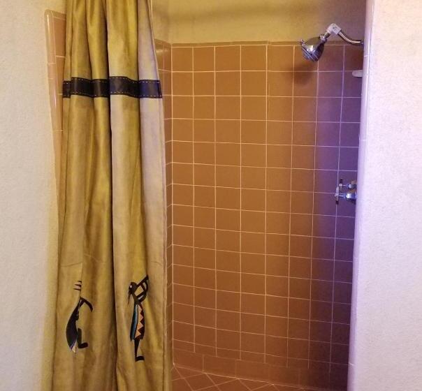 デラックスルーム, Adobe Sands Motel