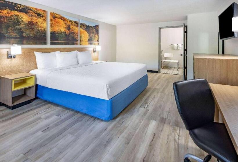 身障者適用キングサイズベッドルーム, Days Inn By Wyndham Spartanburg Waccamaw