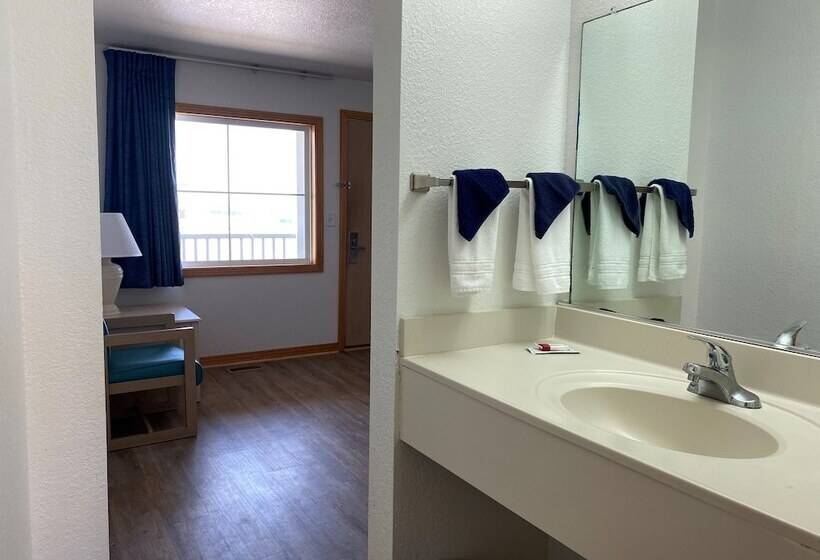 Люкс, Mariner Inn And Suites