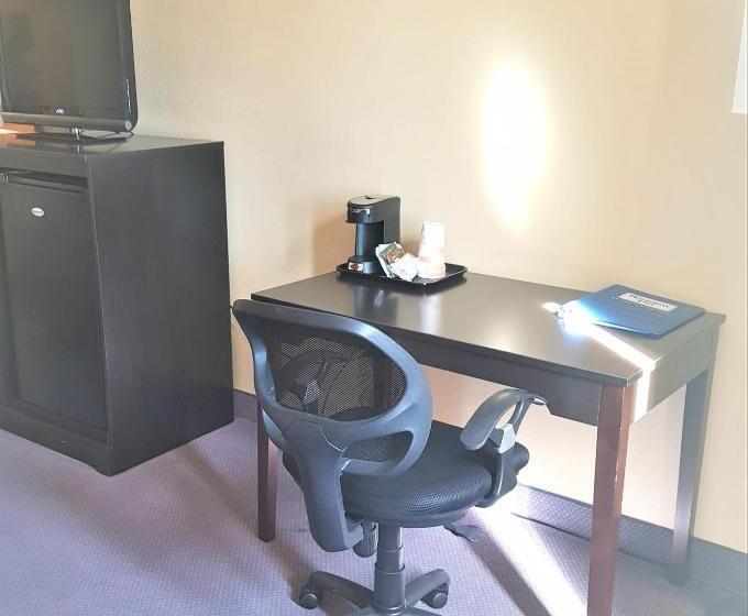 Номер Стандарт, Rodeway Inn & Suites