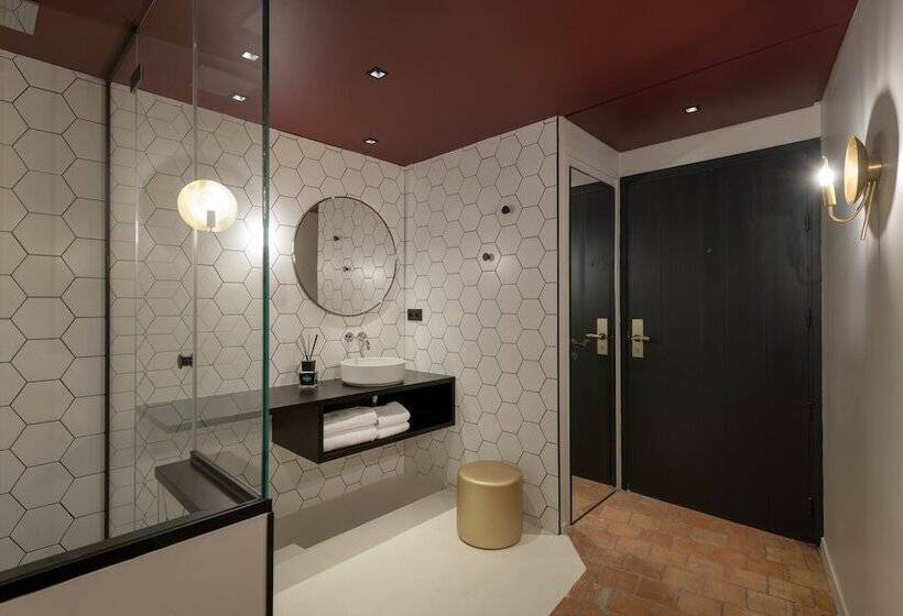 سوییت جونیور, Mihotel Tour Rose