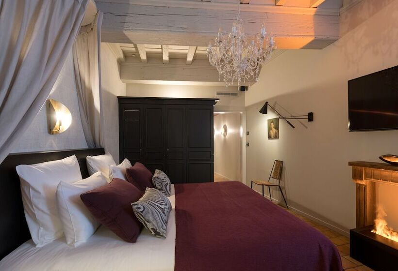 سوییت جونیور, Mihotel Tour Rose