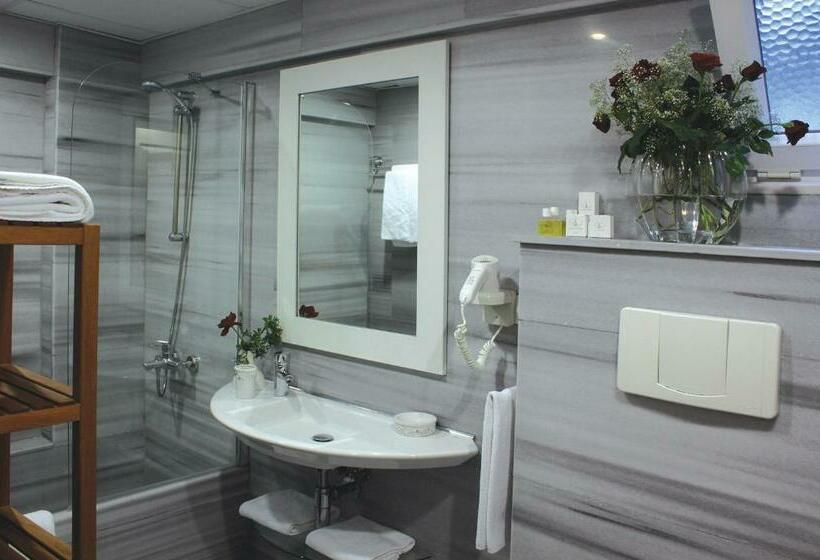 اتاق لوکس سه تخته, Celal Sultan Hotel Special Class
