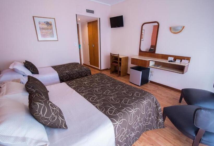 חדר סטנדרט לשלושה, Gran Hotel Continental