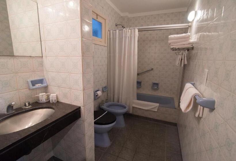 חדר סטנדרט לארבעה, Gran Hotel Continental