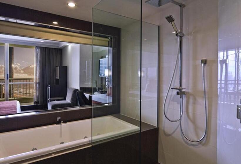 이그제큐티브 룸 킹사이즈 침대, Novotel Surfers Paradise
