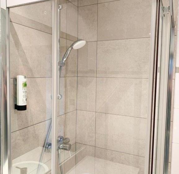 اتاق استاندارد یک نفره, Safestay Brussels Grand Place