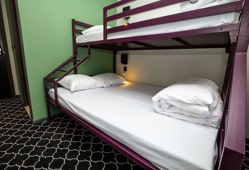 اتاق استاندارد سه نفره, Safestay Brussels Grand Place