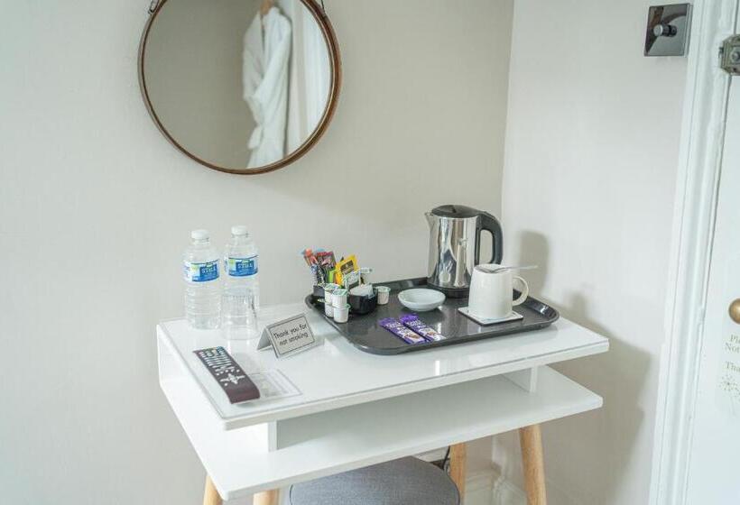 Habitación Estàndard Individual, Innit Marina