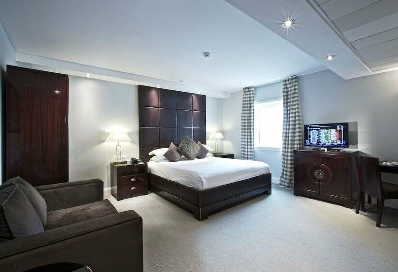 Номер Клуб, Stamford Bridge Hotel London